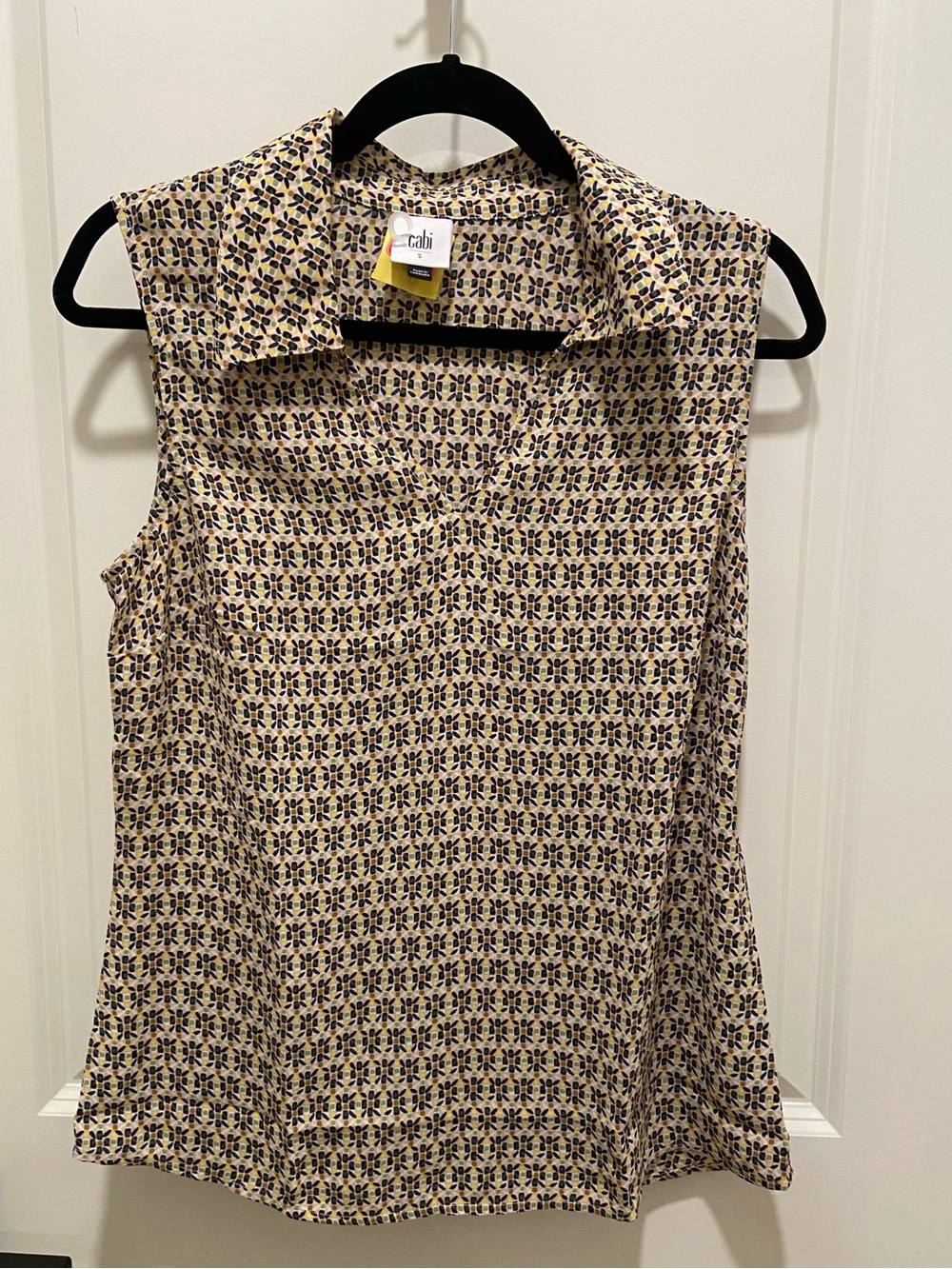 CAbi Sleeveless Collared Camisole in Cream and Navy Geometric Print